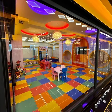 Yekta Mall Trade Center אלאניה